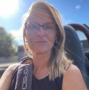 Meet your Posher, Joanie